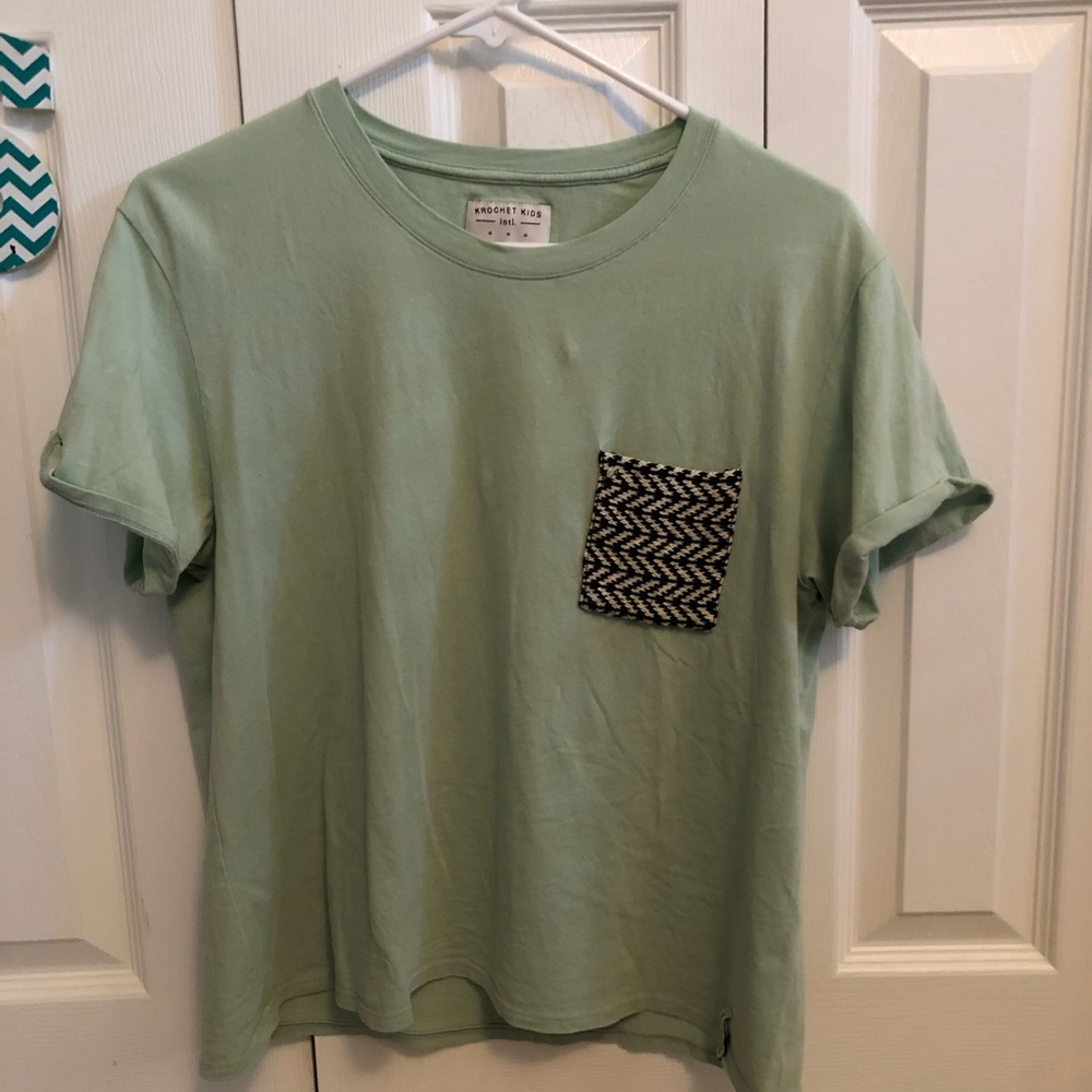 front pocket tee
